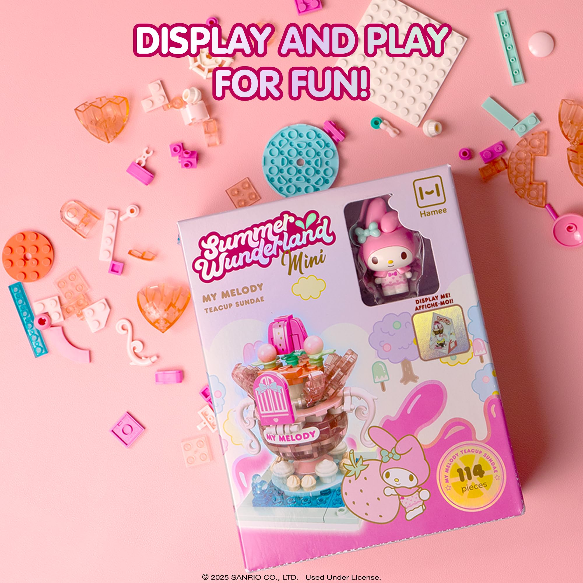 Hamee Sanrio Summer Wunderland Mini build-pieces action image shows assembly fun