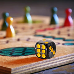 Handan dice with rounded corners for comfortable handling and smooth spins