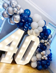 Haolongfa navy white silver palette inspires cohesive event styling.