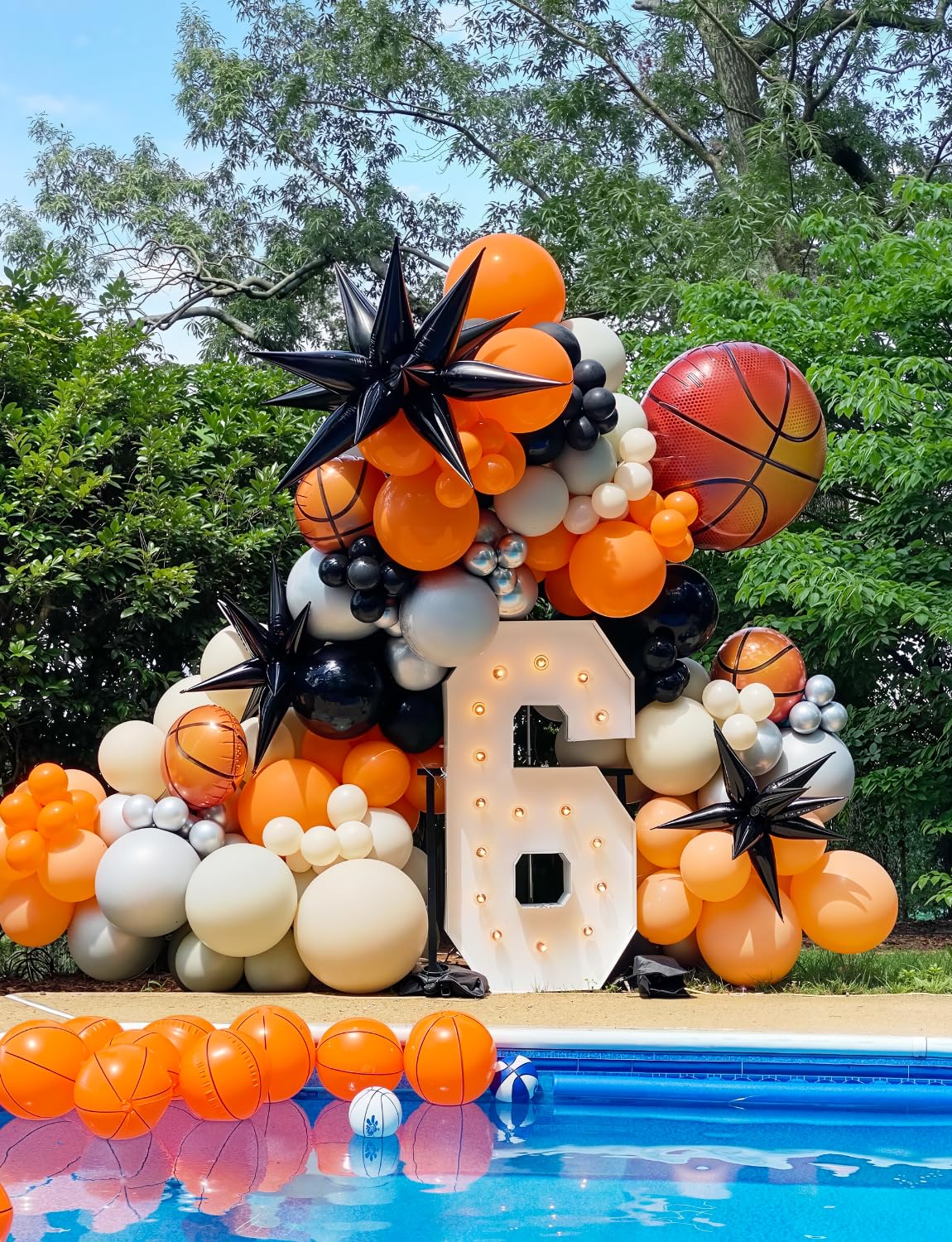 Haolongfa Halloween photo backdrop using balloons adds spooky festive vibe.