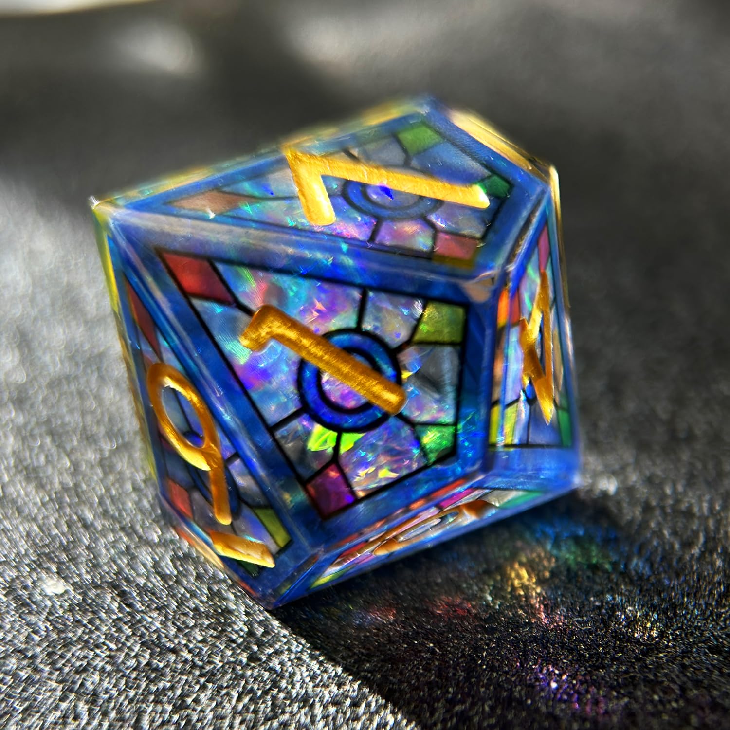HAOMEJA dice set resin artistry light refraction enhances visual appeal in bright light