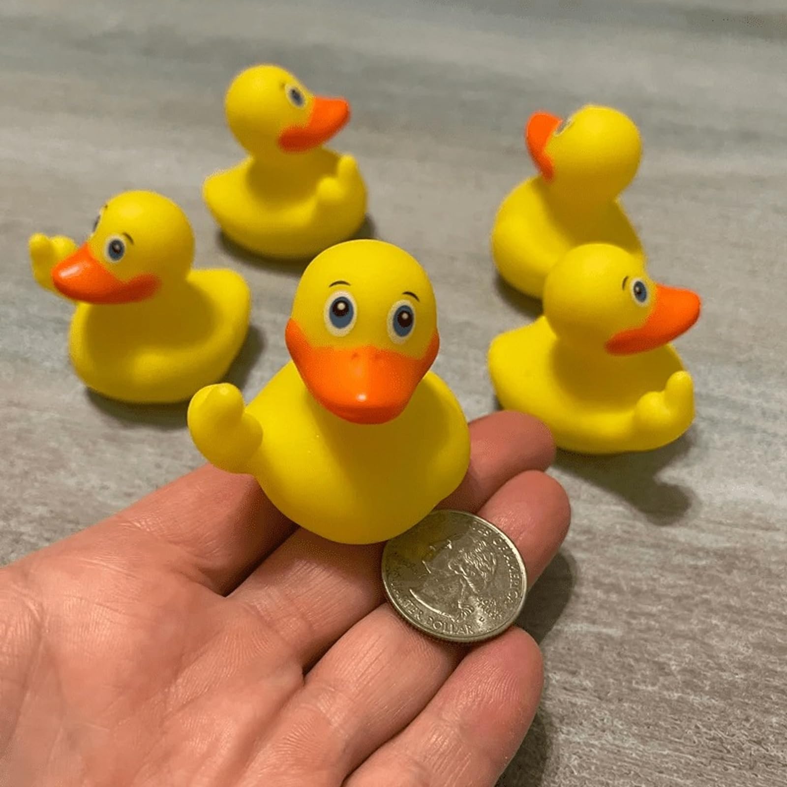 Harewu middle-finger duck pack 3 brings humor to a desk or shelf.