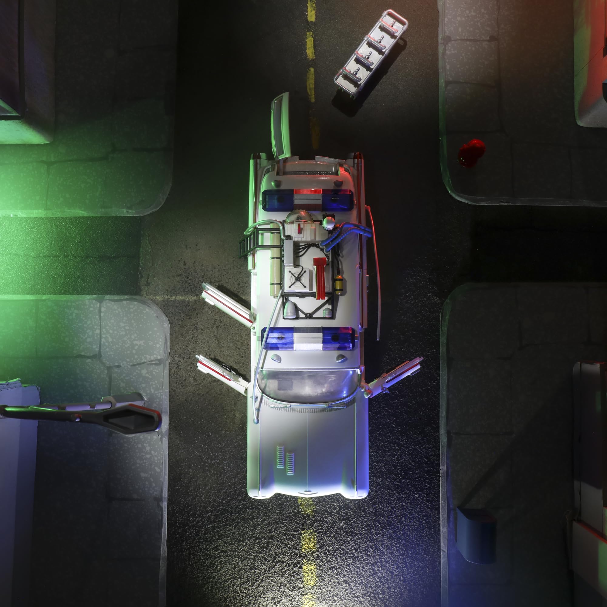 Hasbro Ghostbusters Ecto-1 1984 detailed body enhances showroom-worthy display