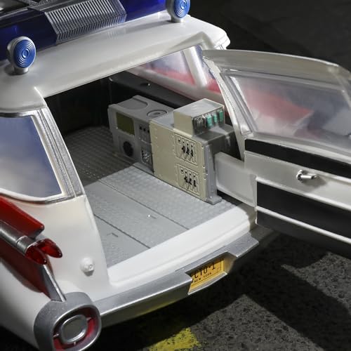Hasbro Ghostbusters Ecto-1 1984 scale comparison helps planning layouts