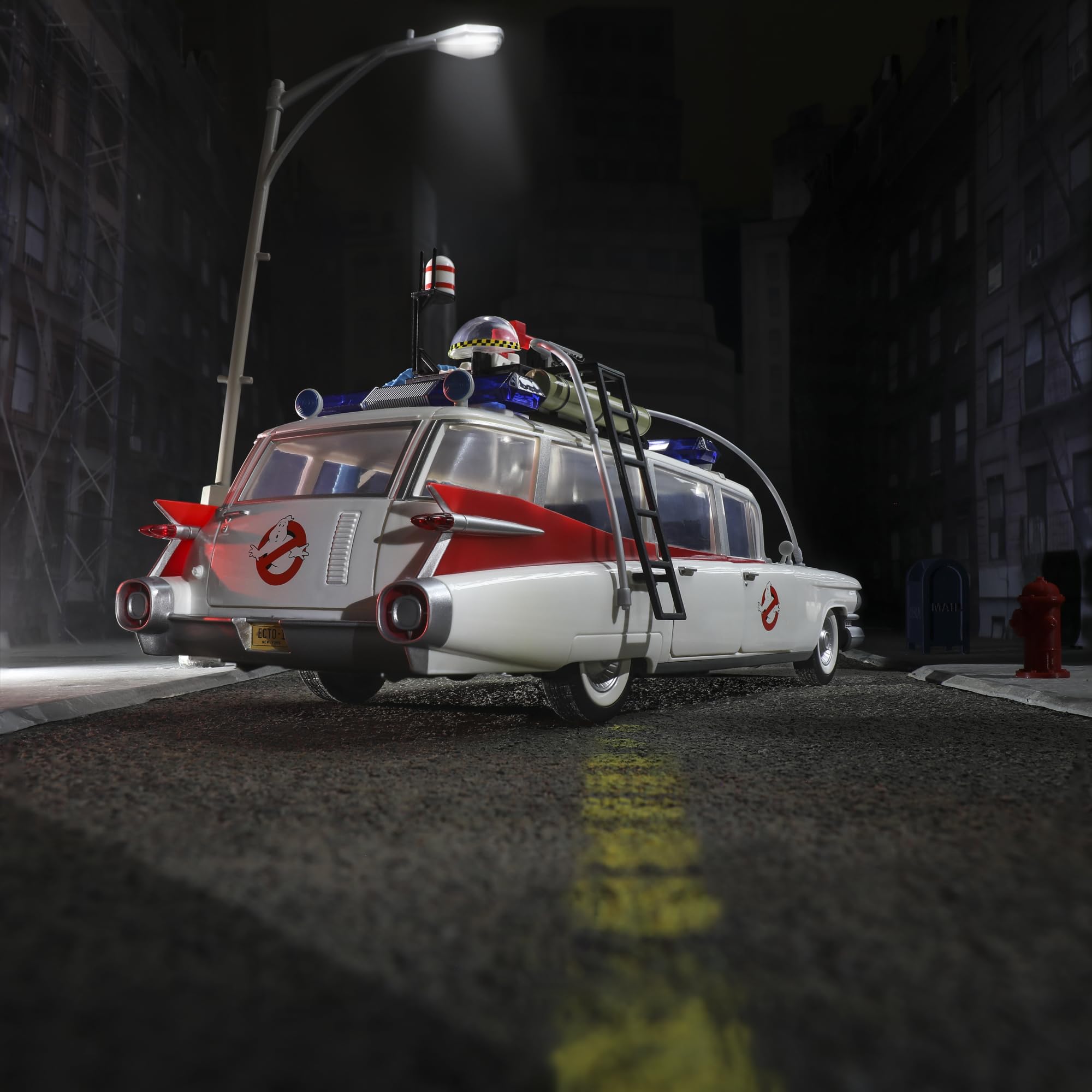 Hasbro Ghostbusters Ecto-1 1984 sliding gurney adds authentic action