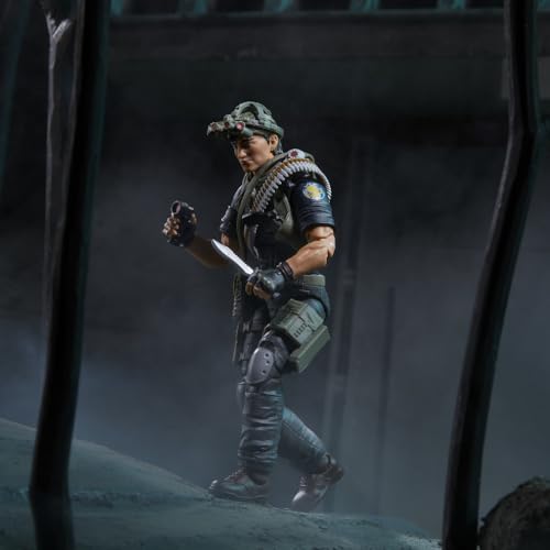 Knife and guns set for Tunnel Rat figure ready for display poses.