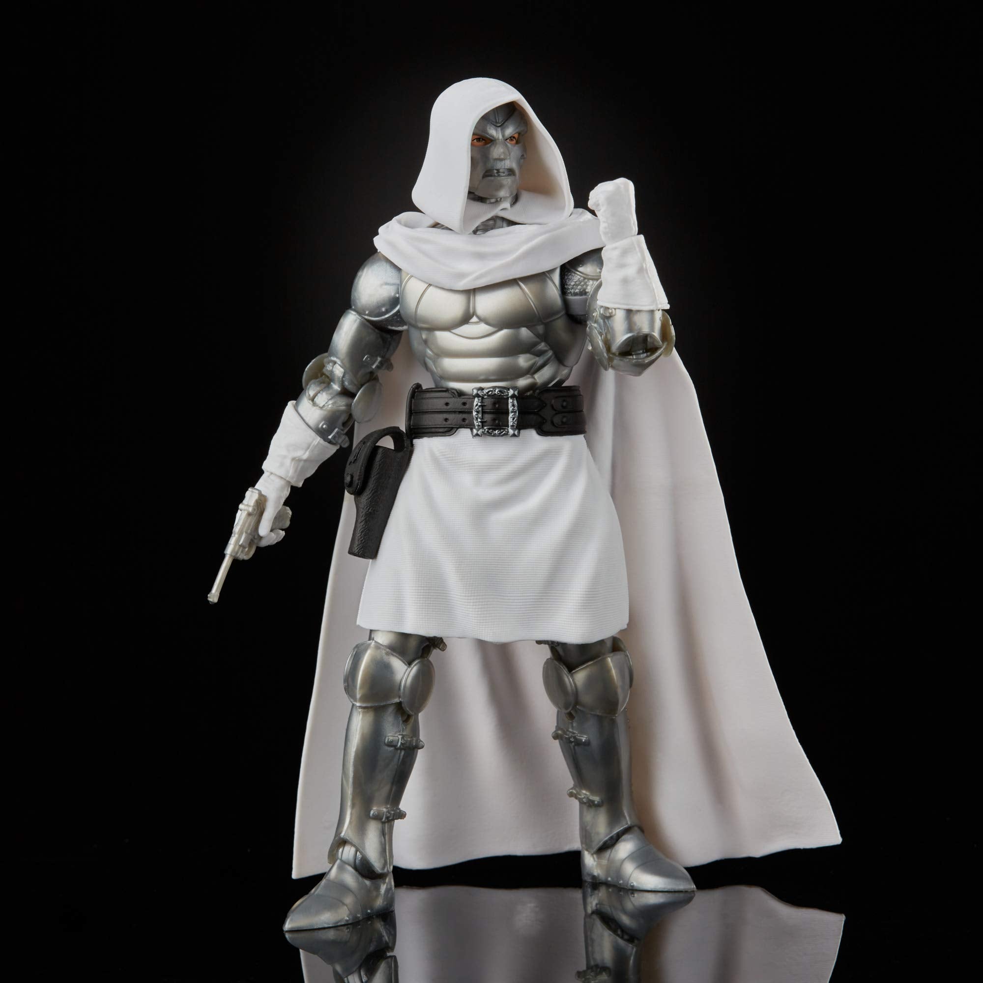 Hasbro Marvel Legends Dr. Doom accessory ornate crest adds authentic battle-ready flair.