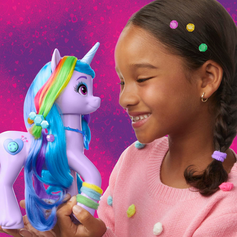 Hasbro My Little Pony Izzy Moonbow English-speaking mode with character lines
