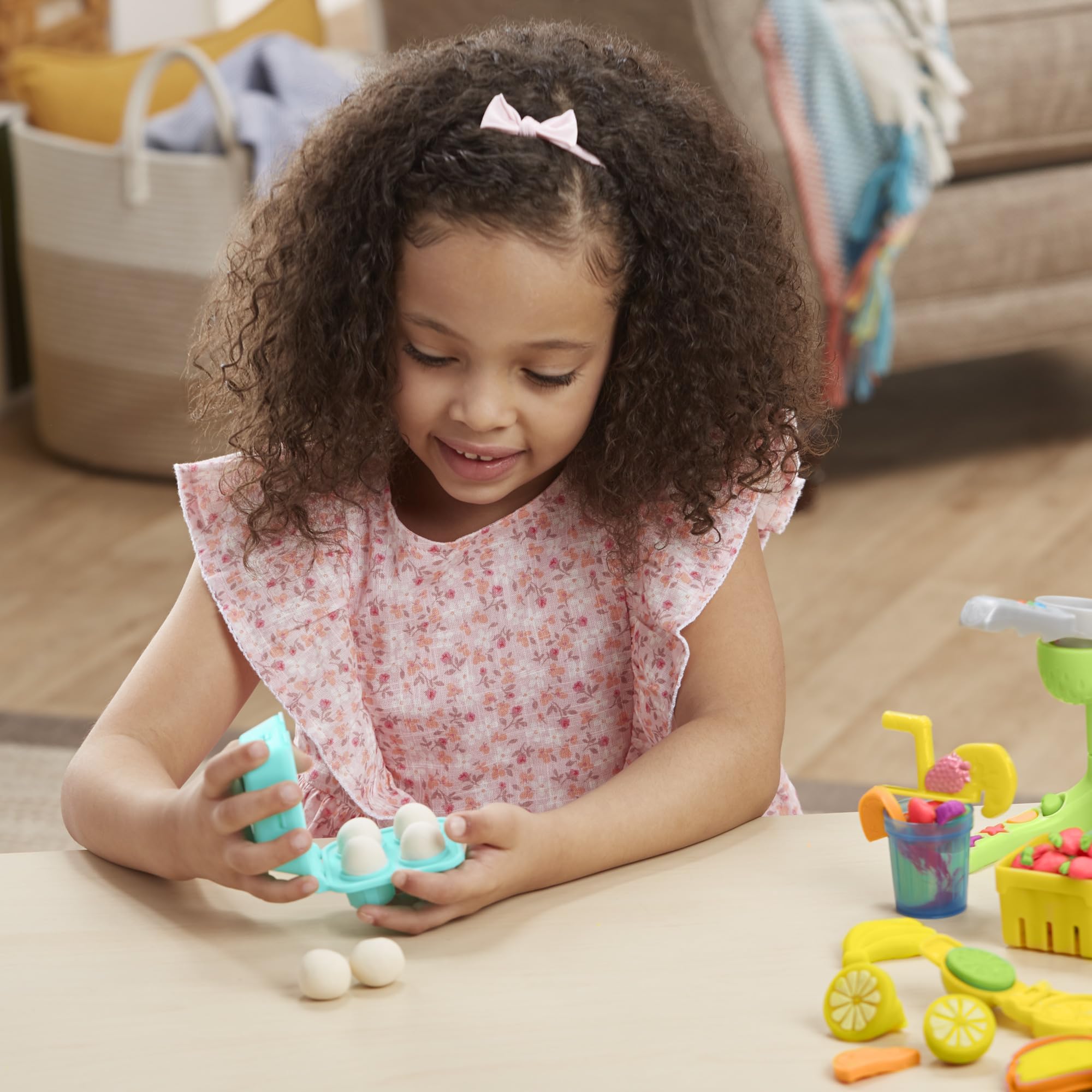 Hasbro Play-Doh plates and serving tools for pretend meals.