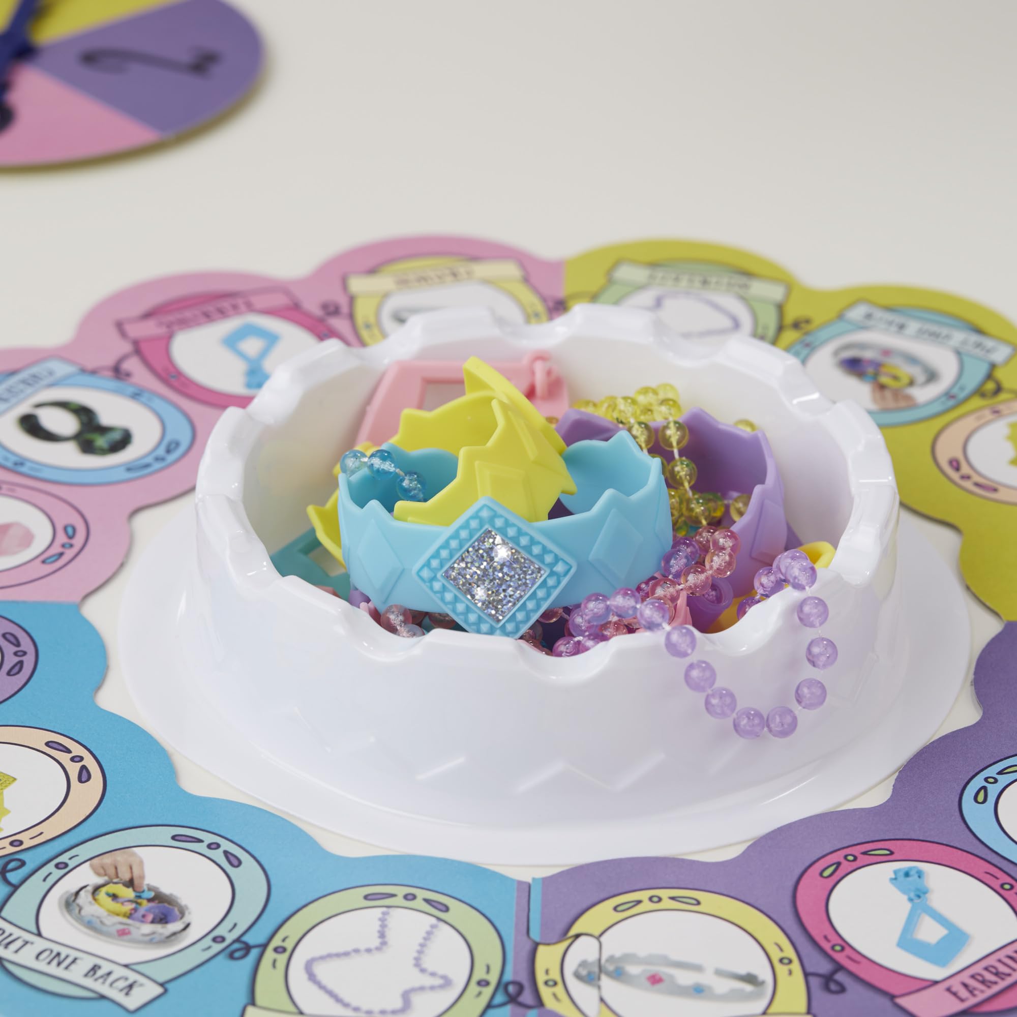 Hasbro Pretty Pretty Princess jewelry pieces collection offers variety for rounds.