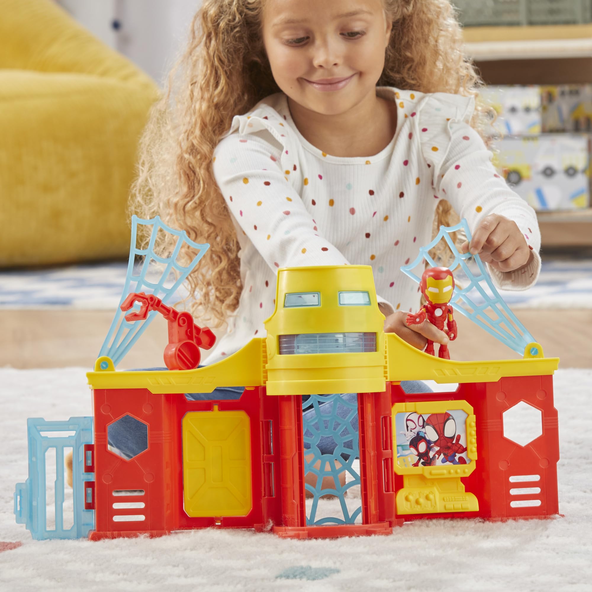 Hasbro Spidey Stark Tower movable claw trap engages pretend rescues.