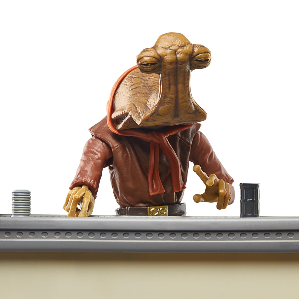 Hasbro Momaw Nadon window-box packaging designed for shelf presentation.