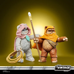 Hasbro Star Wars Wicket W. Warrick Kneesaa figure articulation close-up