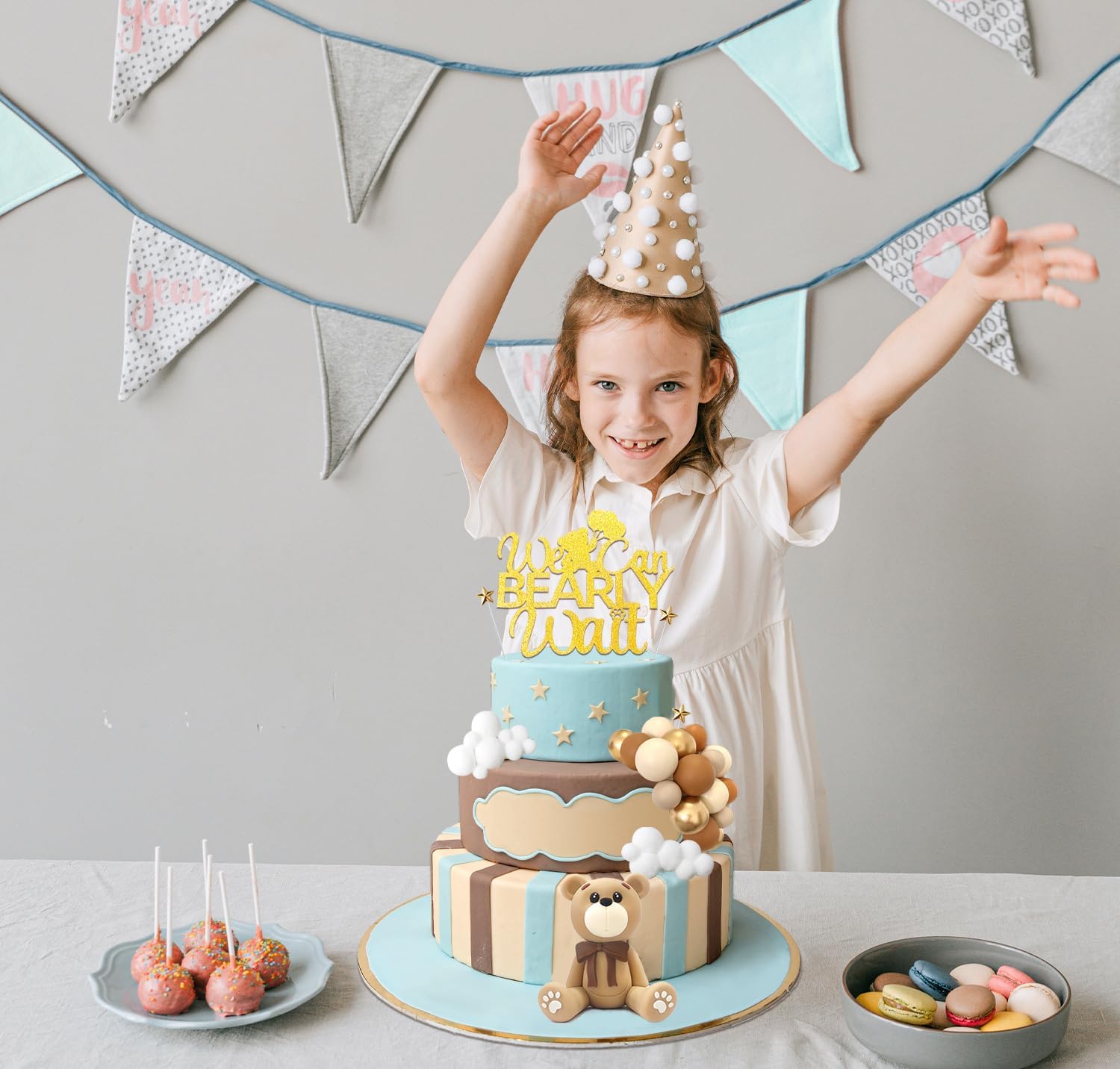 HAVAGDTM bear-ball-display shows a cohesive party topper setup.