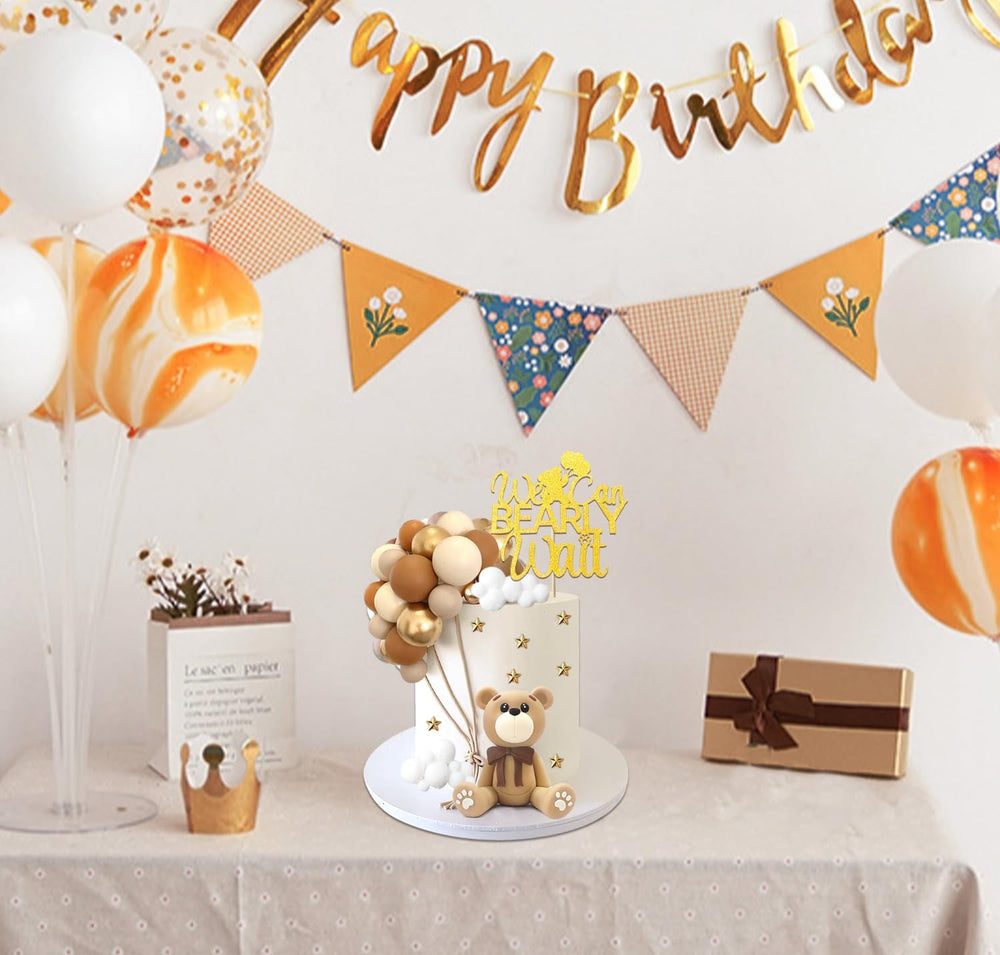 HAVAGDTM gold-star-topper adds glittery sparkle to cakes and dessert tables.