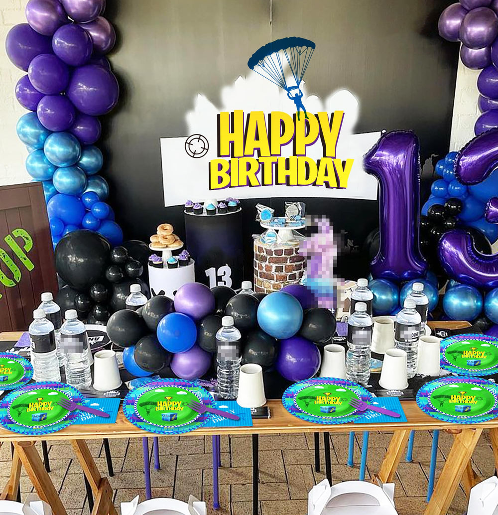 Haxpacal llama game theme tableware display enhances the table.