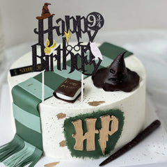 Hazyore food-grade stick keeps the topper secure on treats and easy to insert