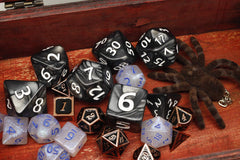 HD giant black 25mm D10 (0-9) dice featuring clear results for fast turns