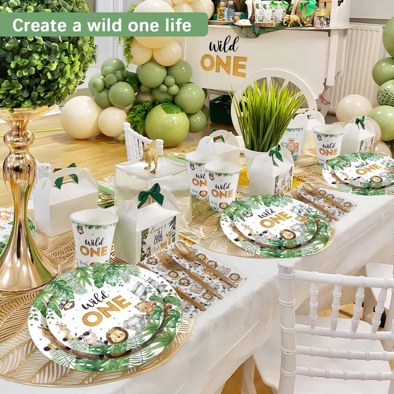 Heboland Wild One dessert plates with jungle motifs for sweet treats