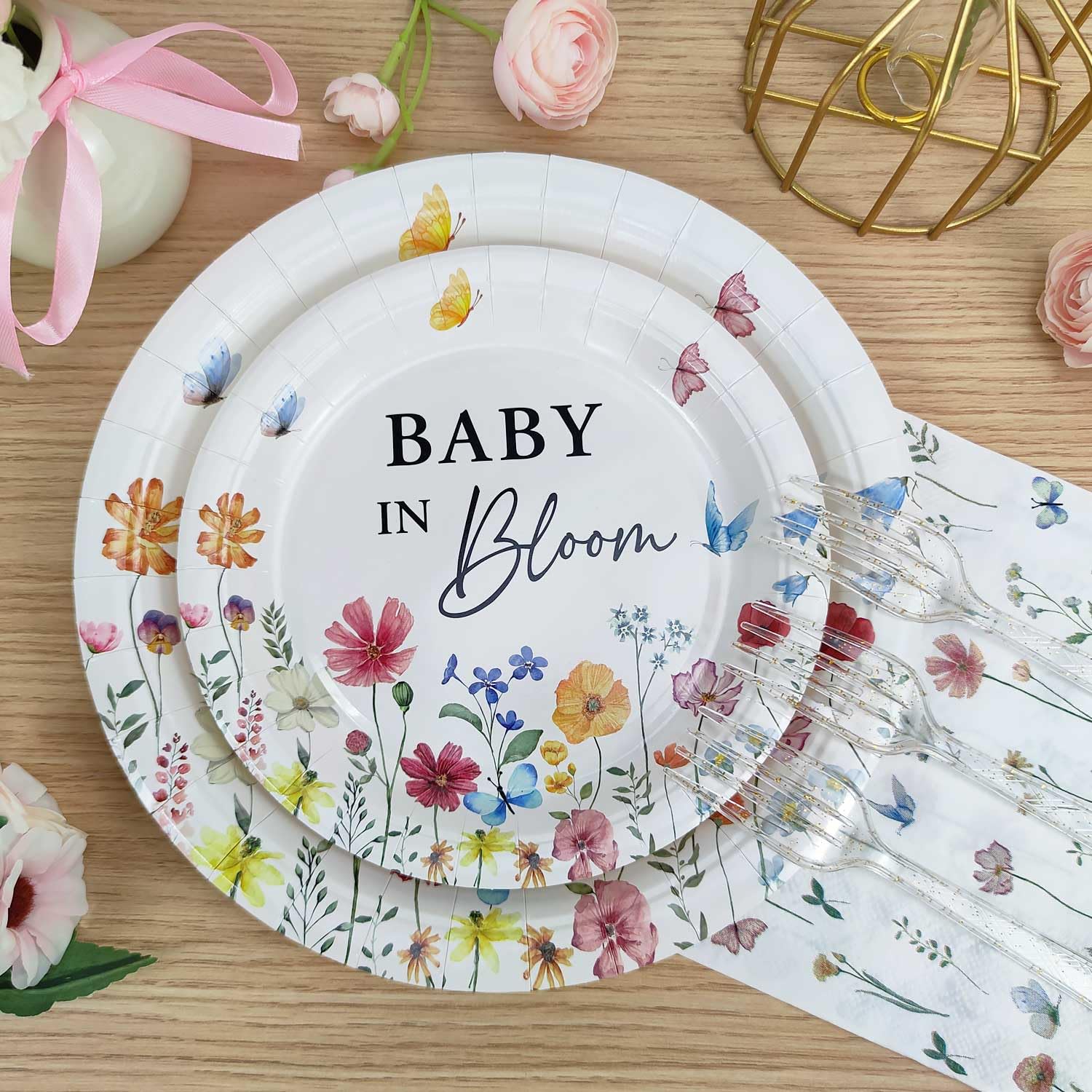 Heboland Wildflower Baby in Bloom napkins bring soft absorbency for quick cleanup.
