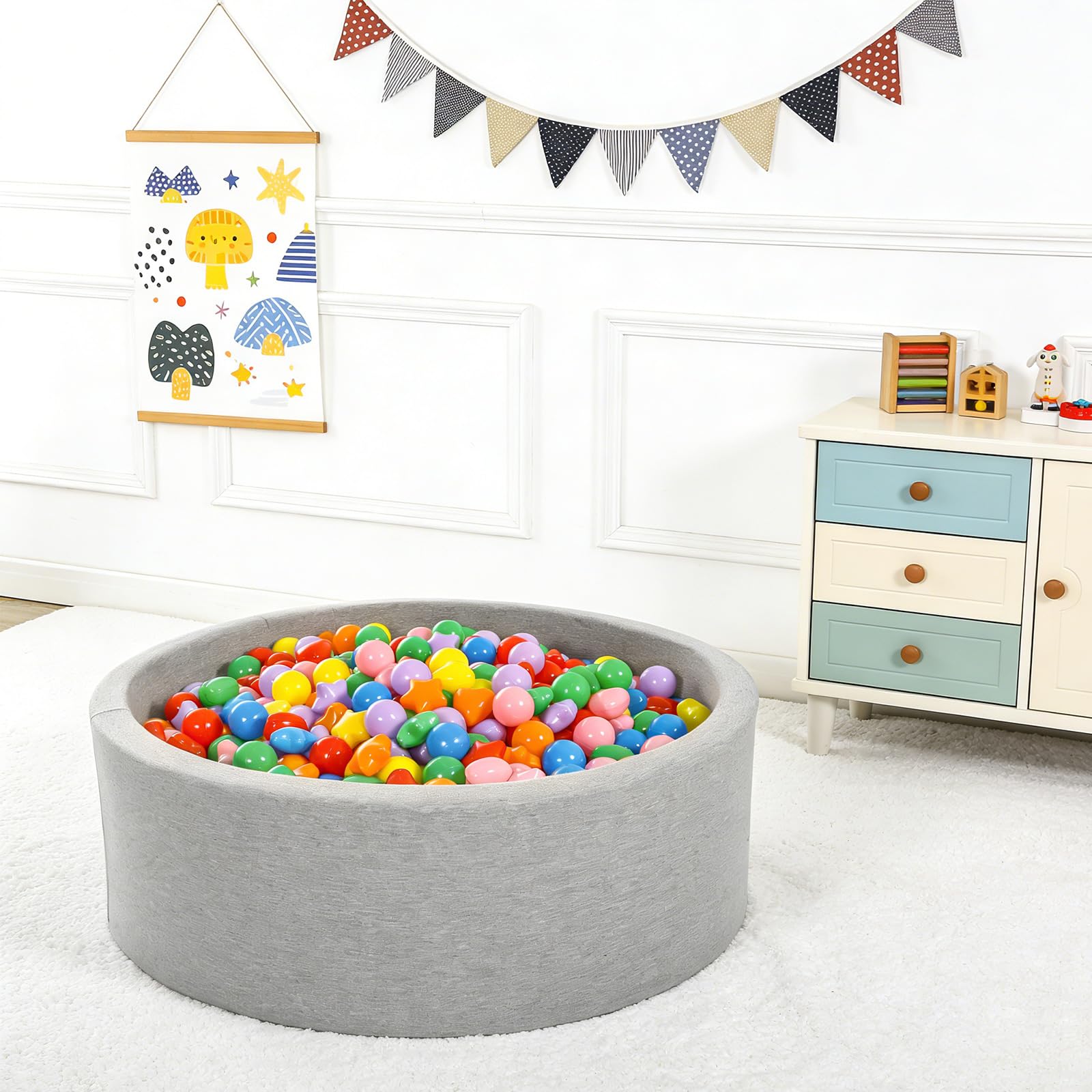 Heopeis kid-safe round balls suitable for toddlers
