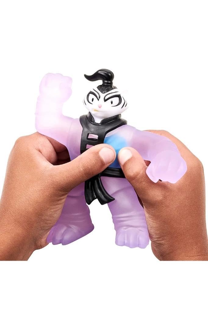 Heroes of Goo Jit Zu Bengal goo-formation reveals color-changing goo for tactile play.