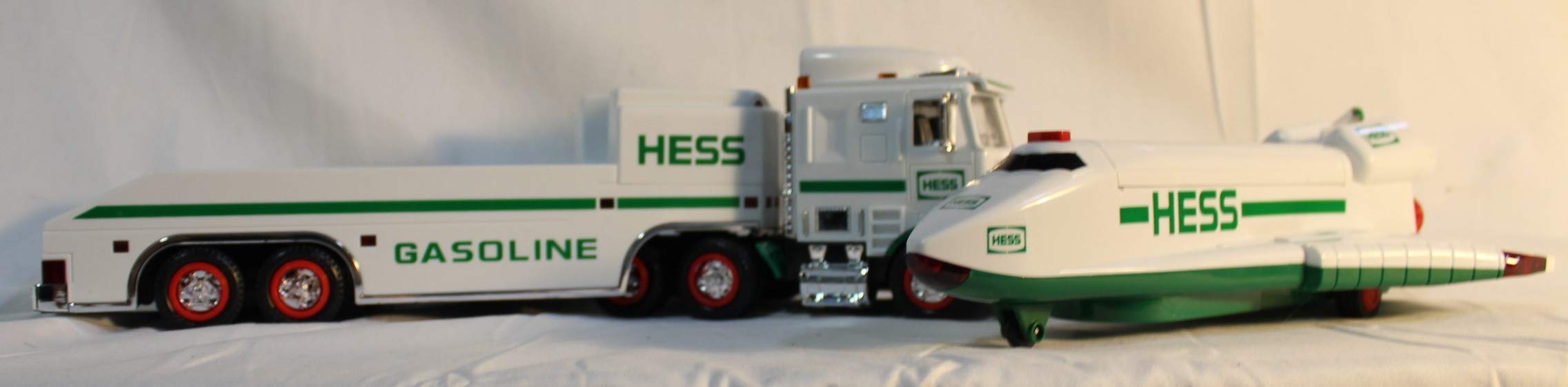Hess 1999 truck front view highlights durable die-cast construction for imaginative play.