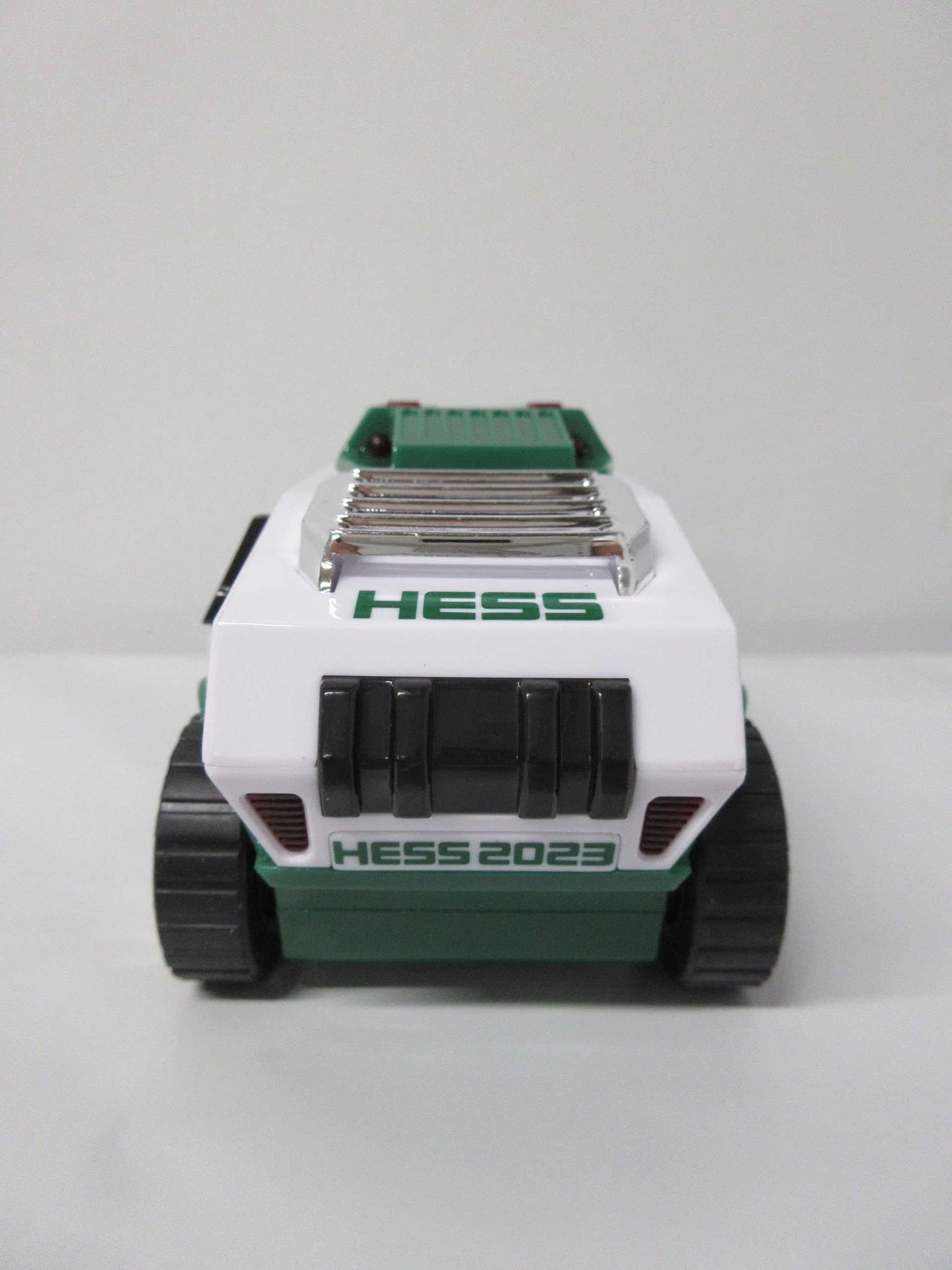 Hess Cruiser 2023 pull-back motor enables quick action on missions