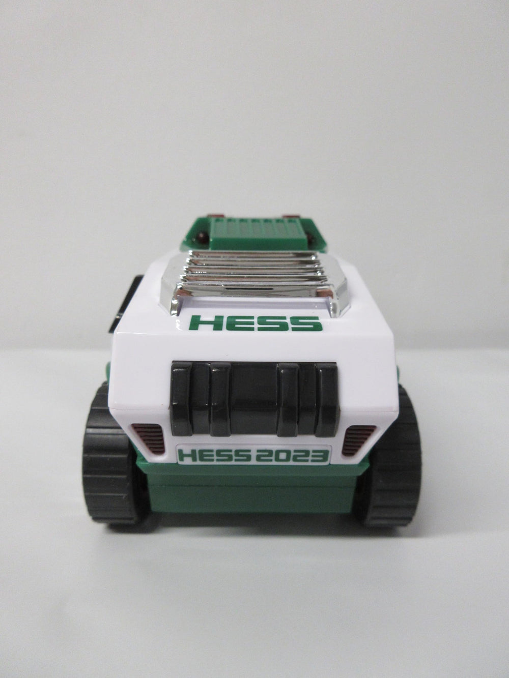 Hess Cruiser 2023 pull-back motor enables quick action on missions