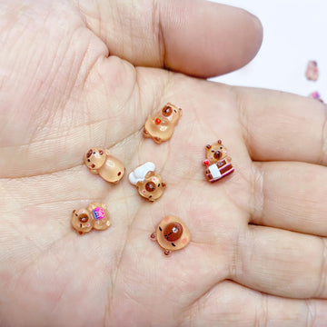 Realistic resin capybara accents for micro landscapes and crafts.