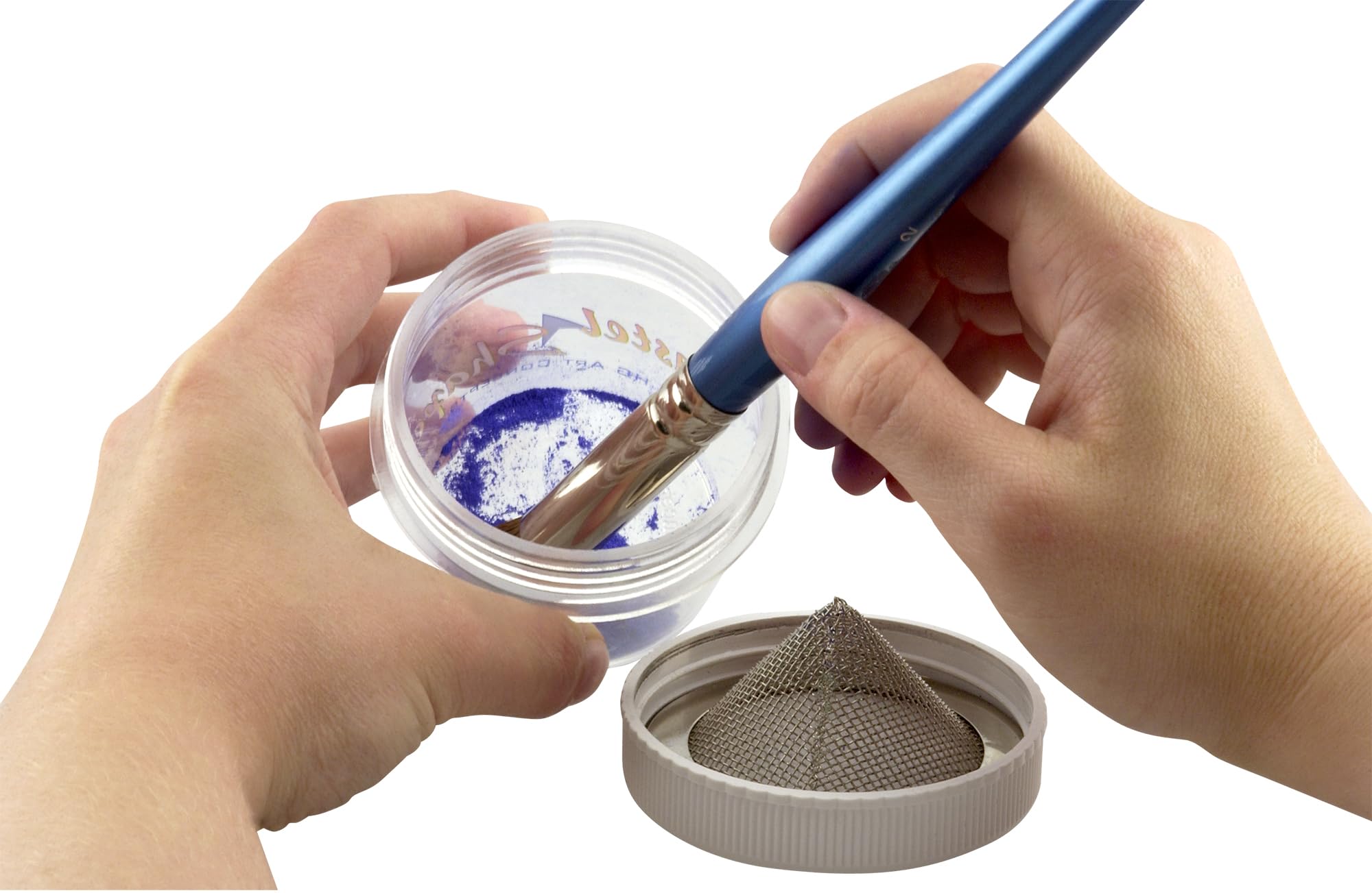 HG Art Concepts wire brush helps clean the screen after use.