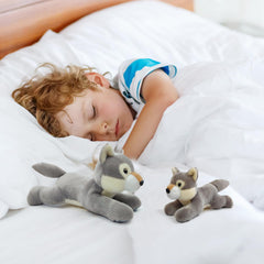 Hideekoog wolf face detail offers friendly look for imaginative play.