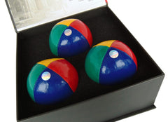 2.5 inch diameter supports balanced throws and catches.