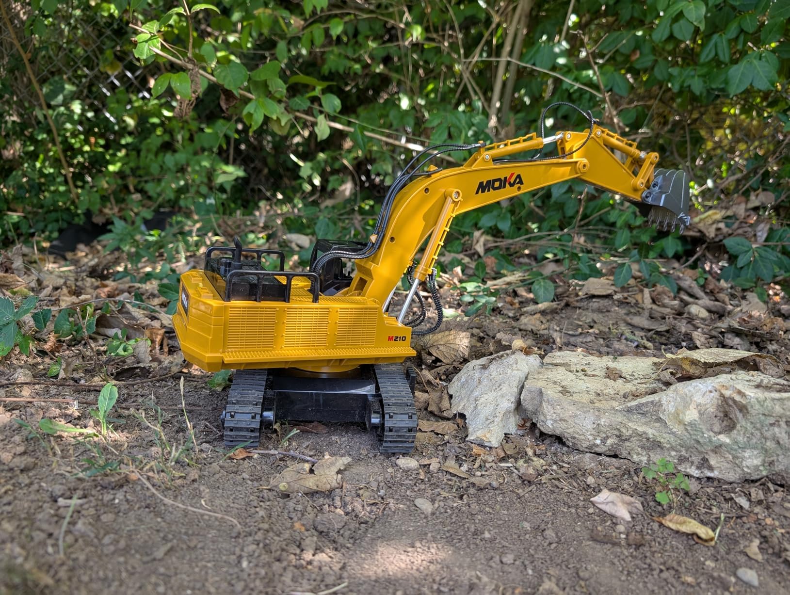 Highmall RC Excavator supports versatile play and STEM-inspired exploration