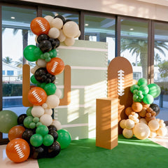 HILAVO black football balloons provide bold contrast for sports decor.