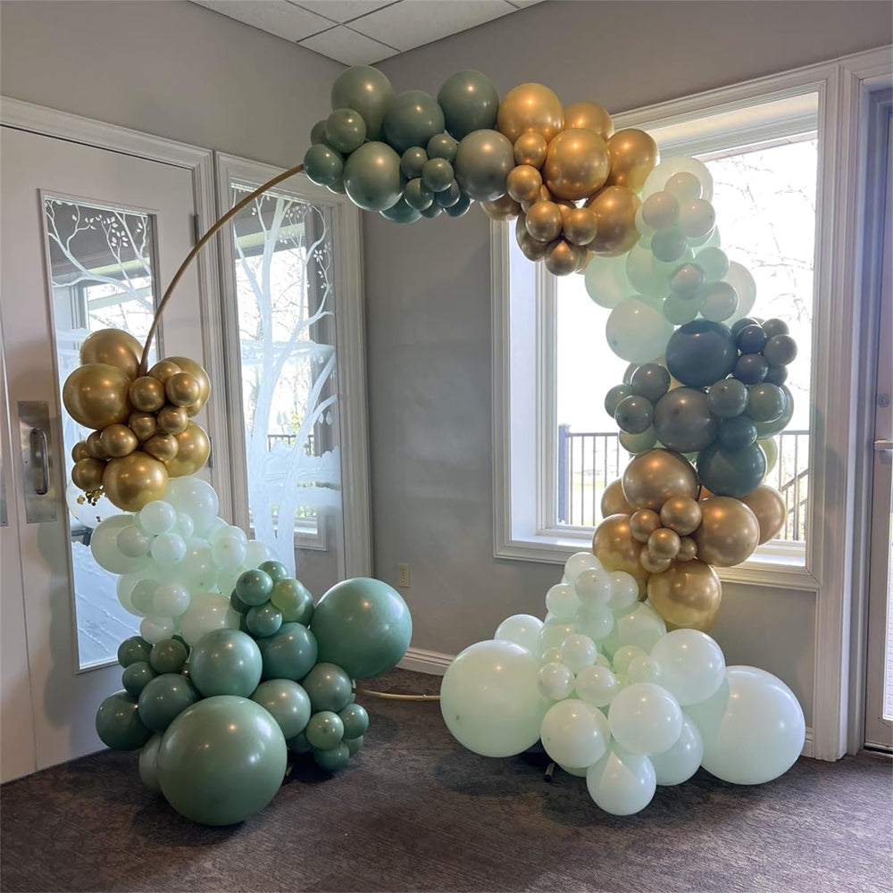 HILAVO gold confetti balloons create glamorous accents
