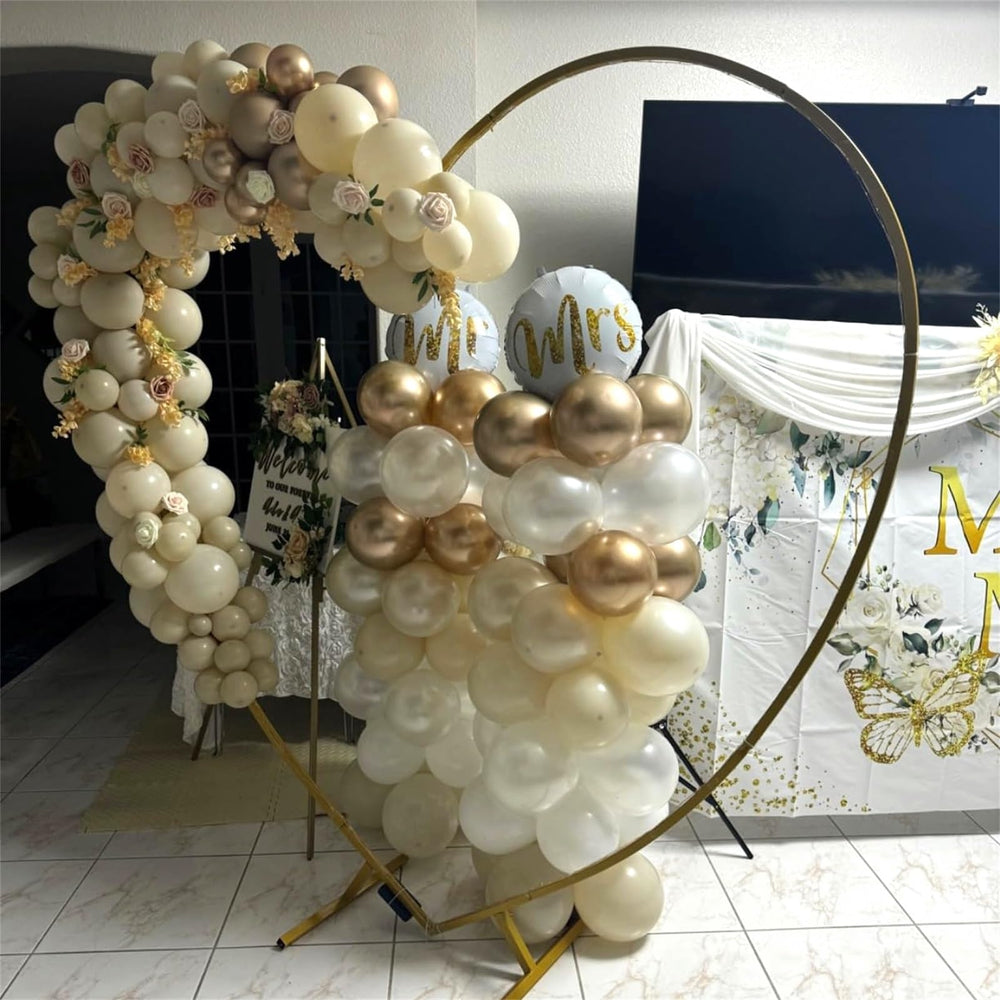 Hilavo metallic-champagne-gold balloon adds luxe metallic shine.