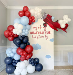 HILAVO navy blue balloon close-up showcases durable latex