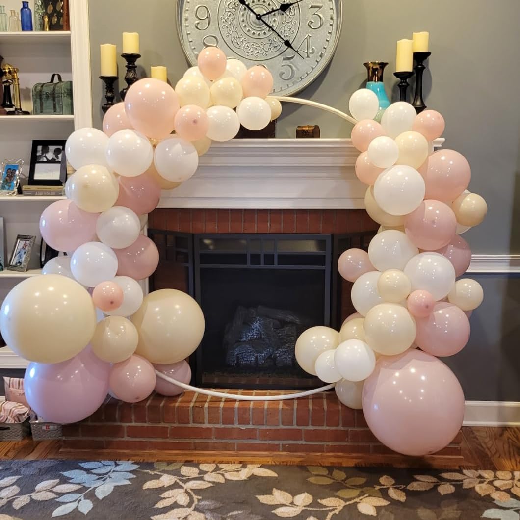 HILAVO party setup with balloons demonstrating ready-to-decorate option for events.
