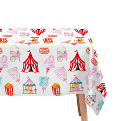 HIPVVILD Birthday party setup with circus tablecloth creates lively ambiance.
