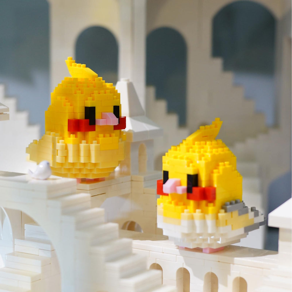 HJPLPXH Building progress scene with micro blocks forming a parrot model.