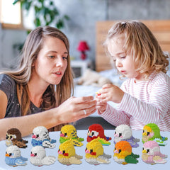HJPLPXH Parrots family play scene – shared learning during builds.