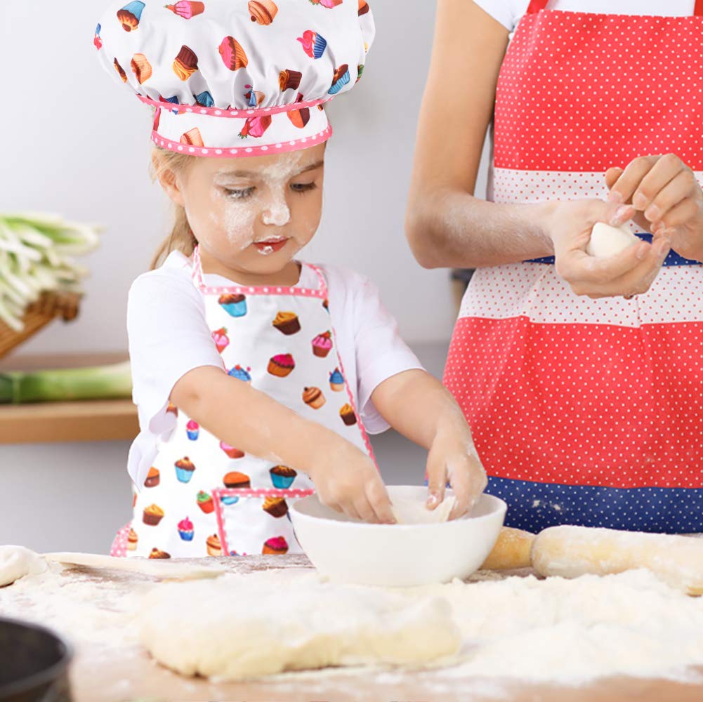 HmiL-U Kids Chef Set hat completes the role-play look for young chefs.