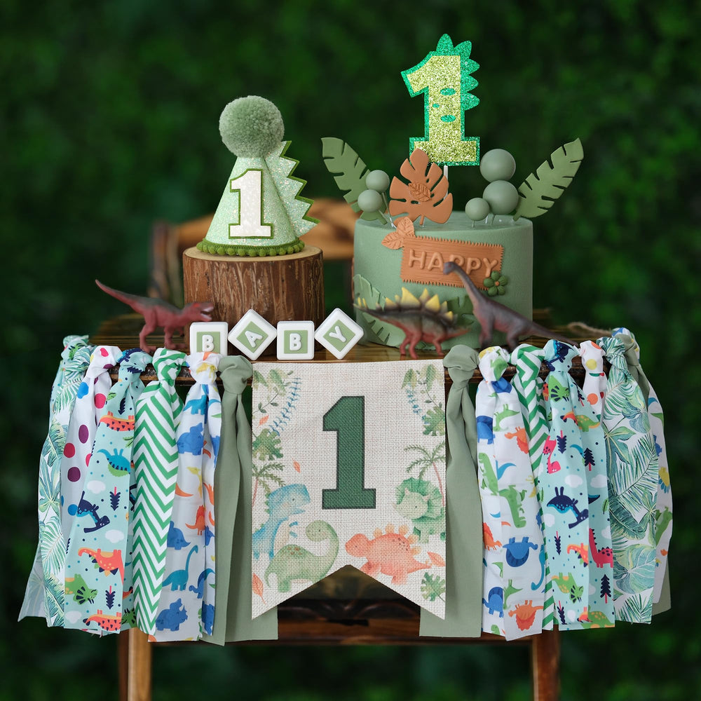 HODIHIWI dinosaur banner on highchair adds festive color to first meals