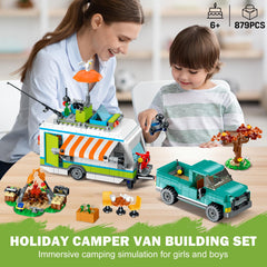 HOGOKIDS City Camper Van 879 pieces fuel creative adventures.