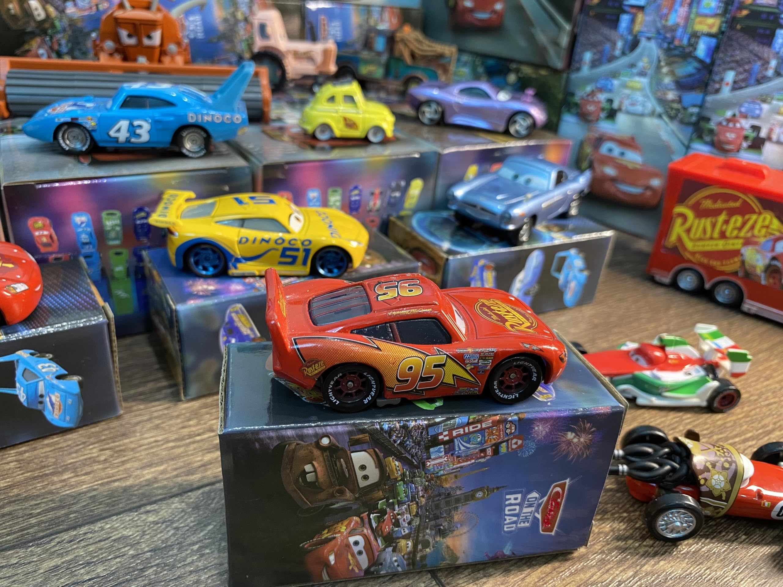 HOMETEAM SP die-cast racer 1:55 compact size fits small hands