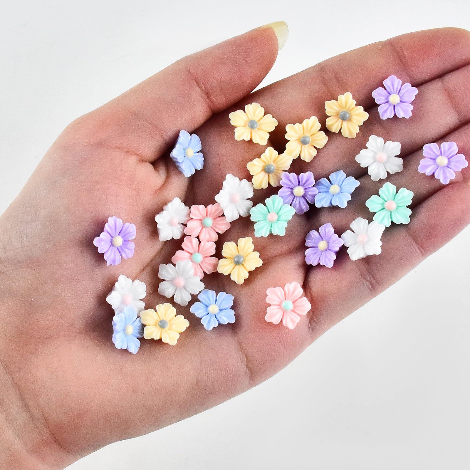 HOMICO dollhouse florals add texture to micro landscapes.