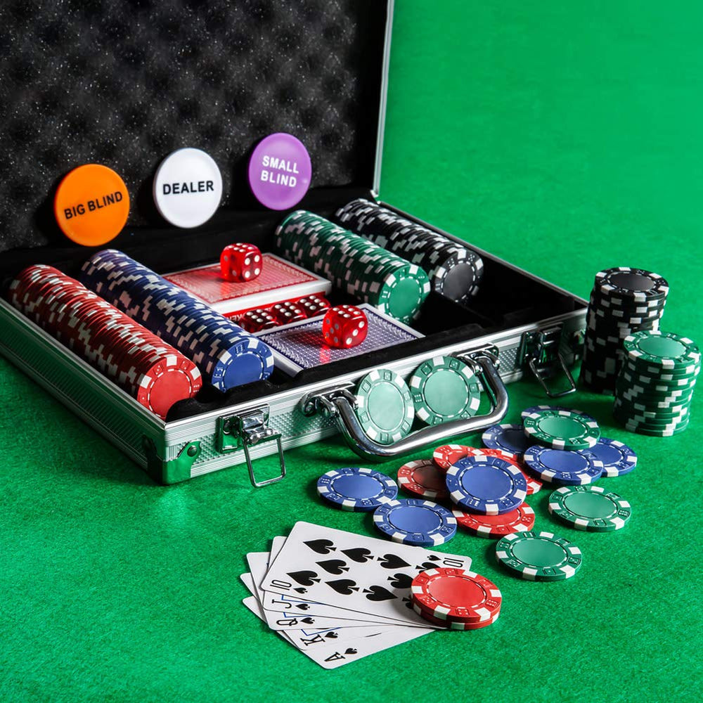 Homwom travel-ready poker chip set fits in the aluminum case for transport.