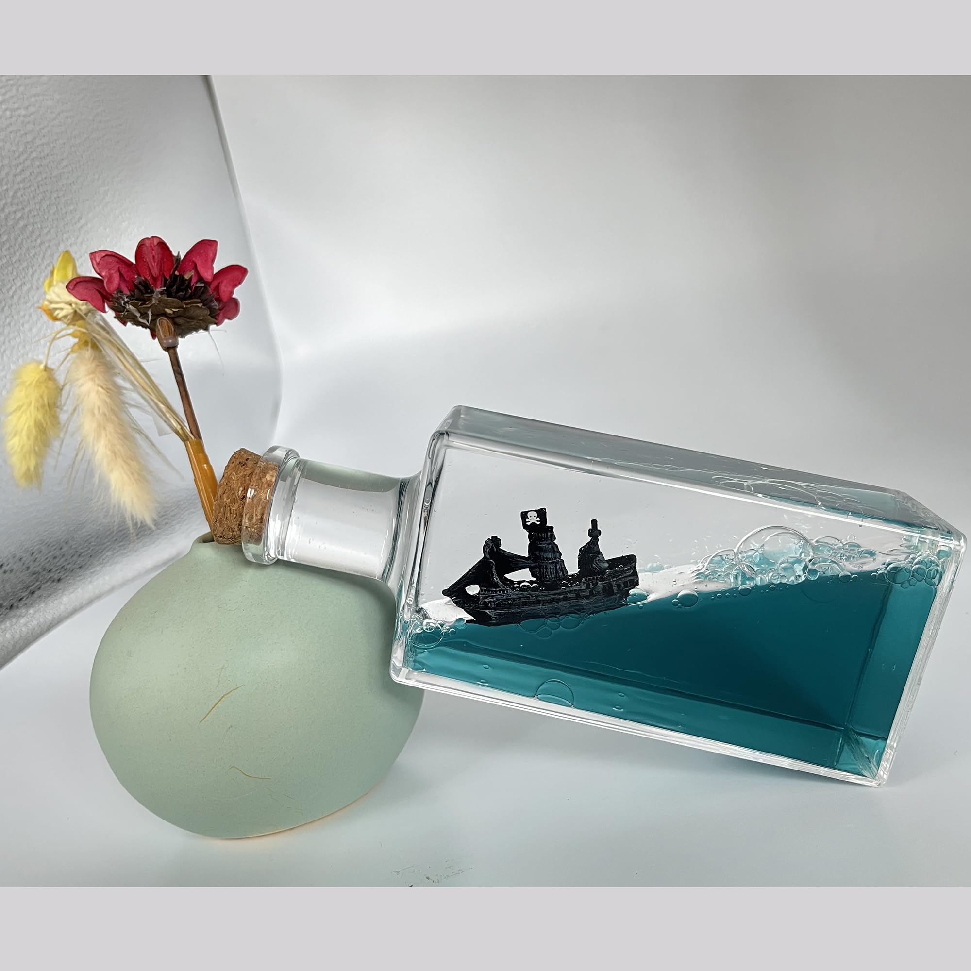 Honsheng yacht lovers gift serves as elegant keepsake and conversation starter