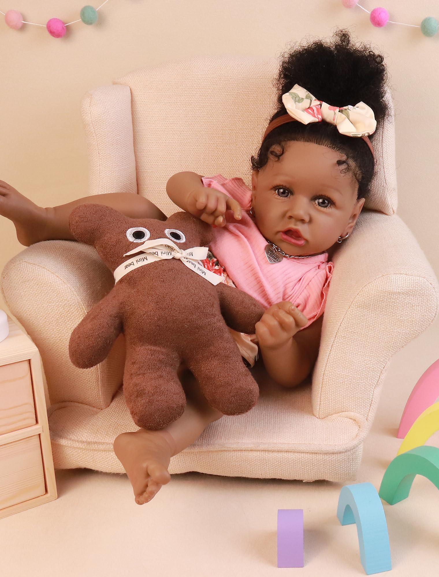 HOOMAI lifelike reborn doll with blue eyes, ideal for imaginative play and storytelling.